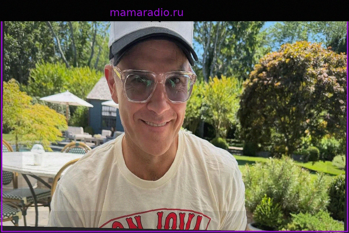 Звезды за едой: у певца уже текут слюнки от этого зрелища