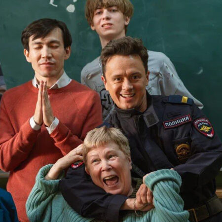 Актер Илья Соболев примерил форму полицейского