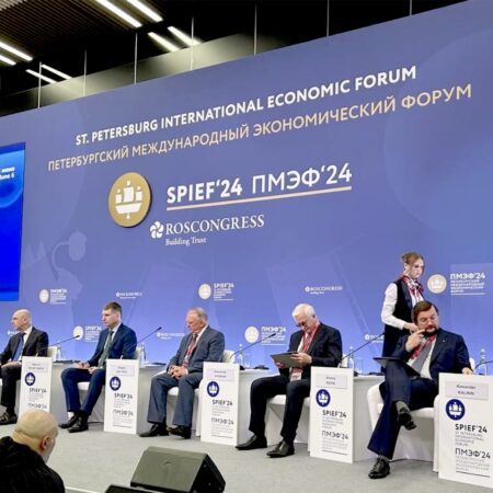 Экономическое руководство страны на ПМЭФ признало: старая модель роста выдохлась