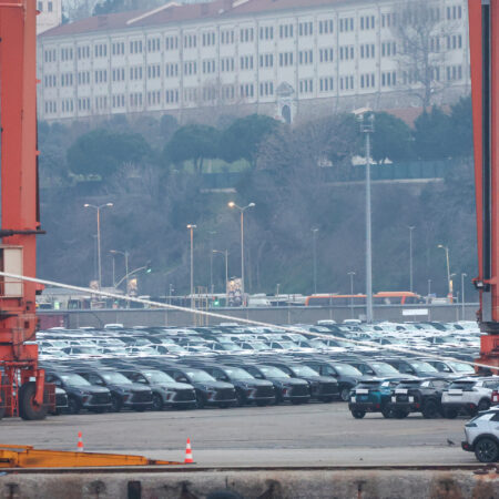 Названы причины, по которым сокращаются объемы параллельного импорта