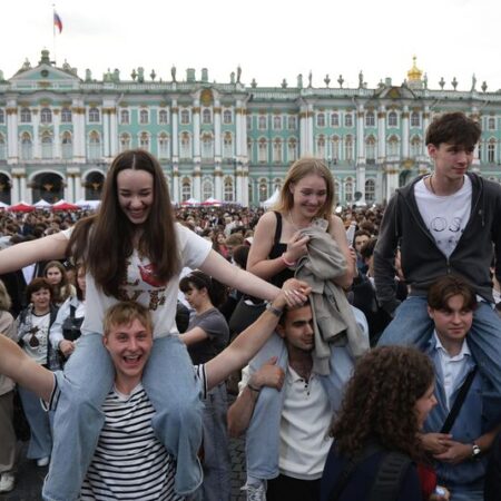 В Санкт-Петербурге готовятся к ежегодному празднику выпускников «Алые паруса»