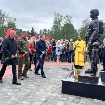 В Забайкалье открыли памятник Героям СВО