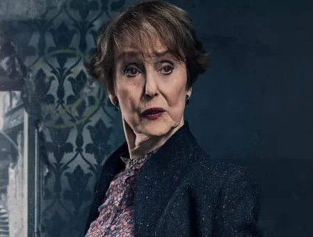 Актриса Анна Кармакова раскрыла секреты миссис Хадсон