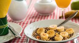 Пропуск завтрака повышает риск депрессии у молодежи