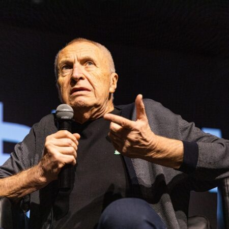 Режиссер Андрей Смирнов: «Толпа у гроба Митты — это естественно»