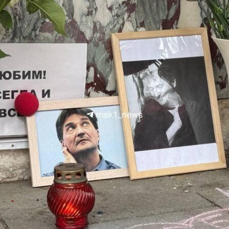 Очередь у Театра Пушкина: Москва прощается с Юрием Бутусовым