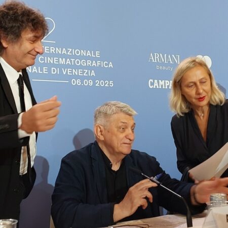 «Записная книжка режиссера» Александра Сокурова: размышления о времени на Венецианском фестивале