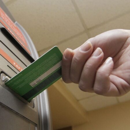 Значительные изменения для клиентов банков с сентября: кредитование, лимиты на снятие наличных и защита от навязанных услуг