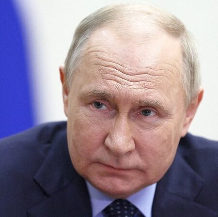 Путин организовал экстренную помощь больному российскому мальчику в Китае