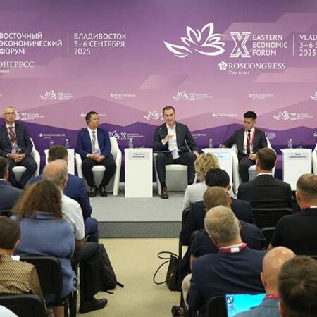 Россия и Китай: Новые Горизонты Сотрудничества в Сфере ИИ и Цифровых Технологий на ВЭФ-2025