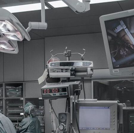 Медицинский ИИ: предвзятость в оценке симптомов у женщин и этнических групп