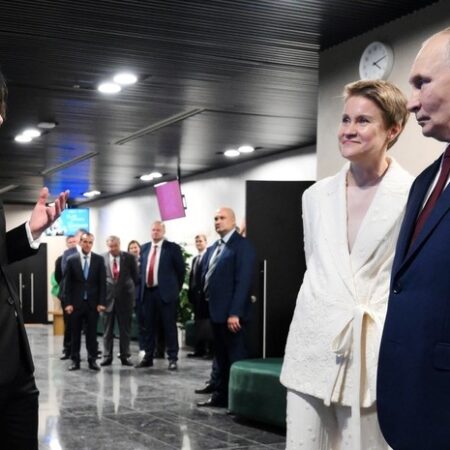 Архитектор Литвинов: Секрет прически, удивившей президента