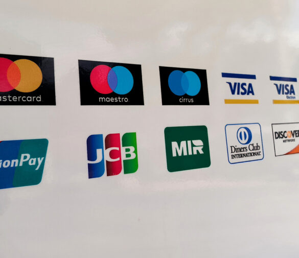 Прощайте, Visa и Mastercard: в России обсуждают способы изъятия из обращения карт зарубежных платежных систем