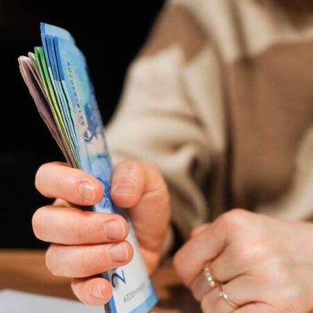 Госдума одобрила повышение МРОТ до 27 093 рублей