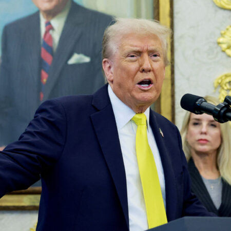 Индия оспаривает заявление Трампа о прекращении импорта российской нефти