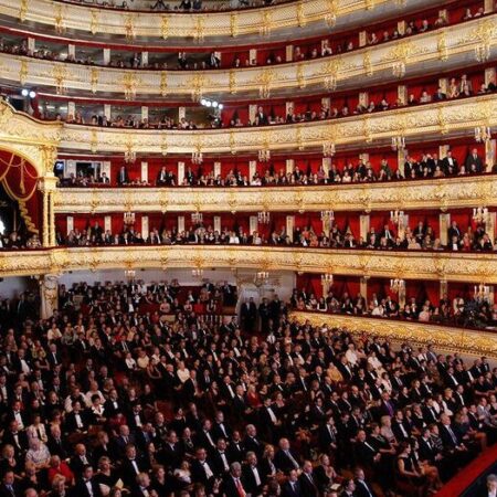 Отец Илона Маска восхитился красотой Большого театра