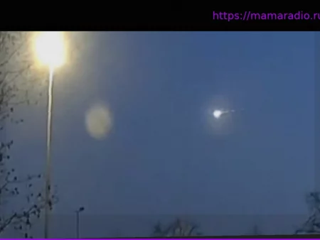 Кобленц: Метеорит врезался в жилой дом, видео показывают полет небесного тела