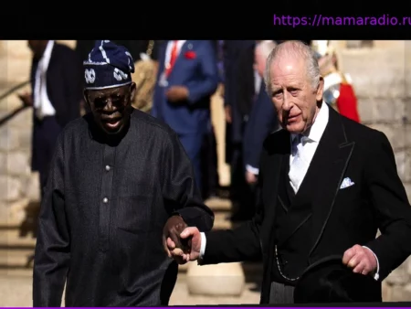 Король Карл III: почему президент Тинубу неоднократно брал Его Величество за руку