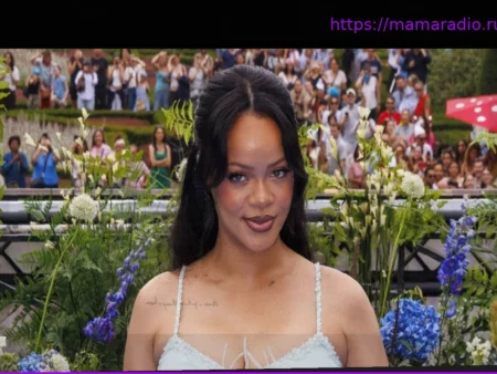 Рианна впервые показала дочь Роки на обложке W Magazine