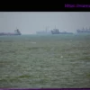 Guerre au Moyen-Orient : un pétrolier touché par un projectile non identifié dans le détroit d’Ormuz, au lendemain de frappes américaines en Iran
